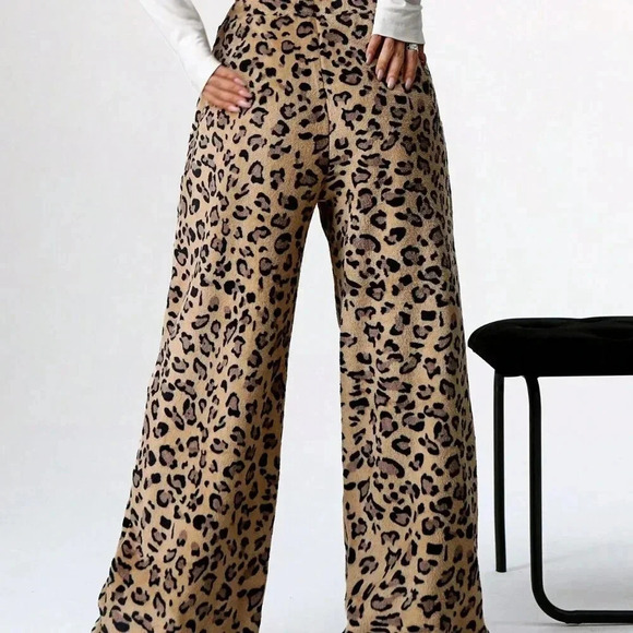 Multicolor Casual Women's Tie-Waist Fluffy Leopard Print Wide Leg Baggy Pants - Picture 2 of 6